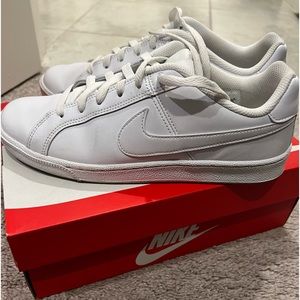 Women’s Nike Court Royale